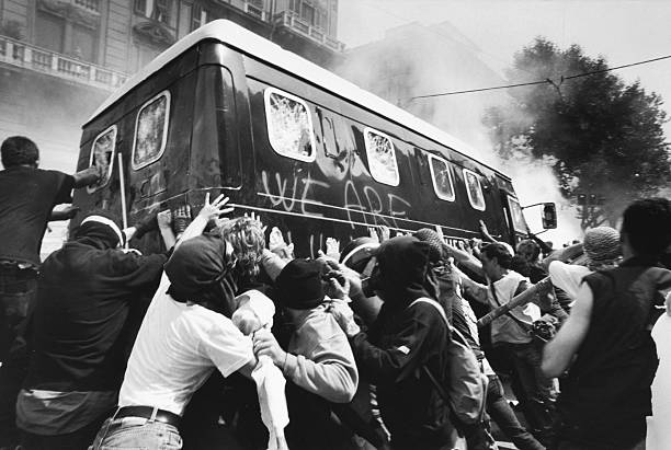 Genoa 2001: The G8 Summit That Shook the World Genoa 2001: The G8 Summit That Shook the World