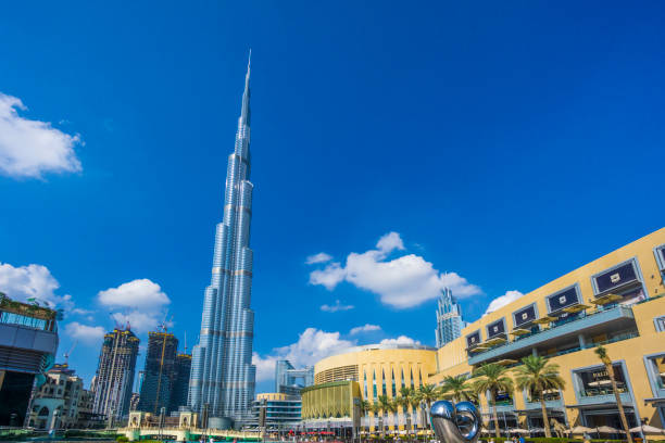 In the Making: A Rare Journey Through Iconic Landmark Construction In the Making: A Rare Journey Through Iconic Landmark Construction